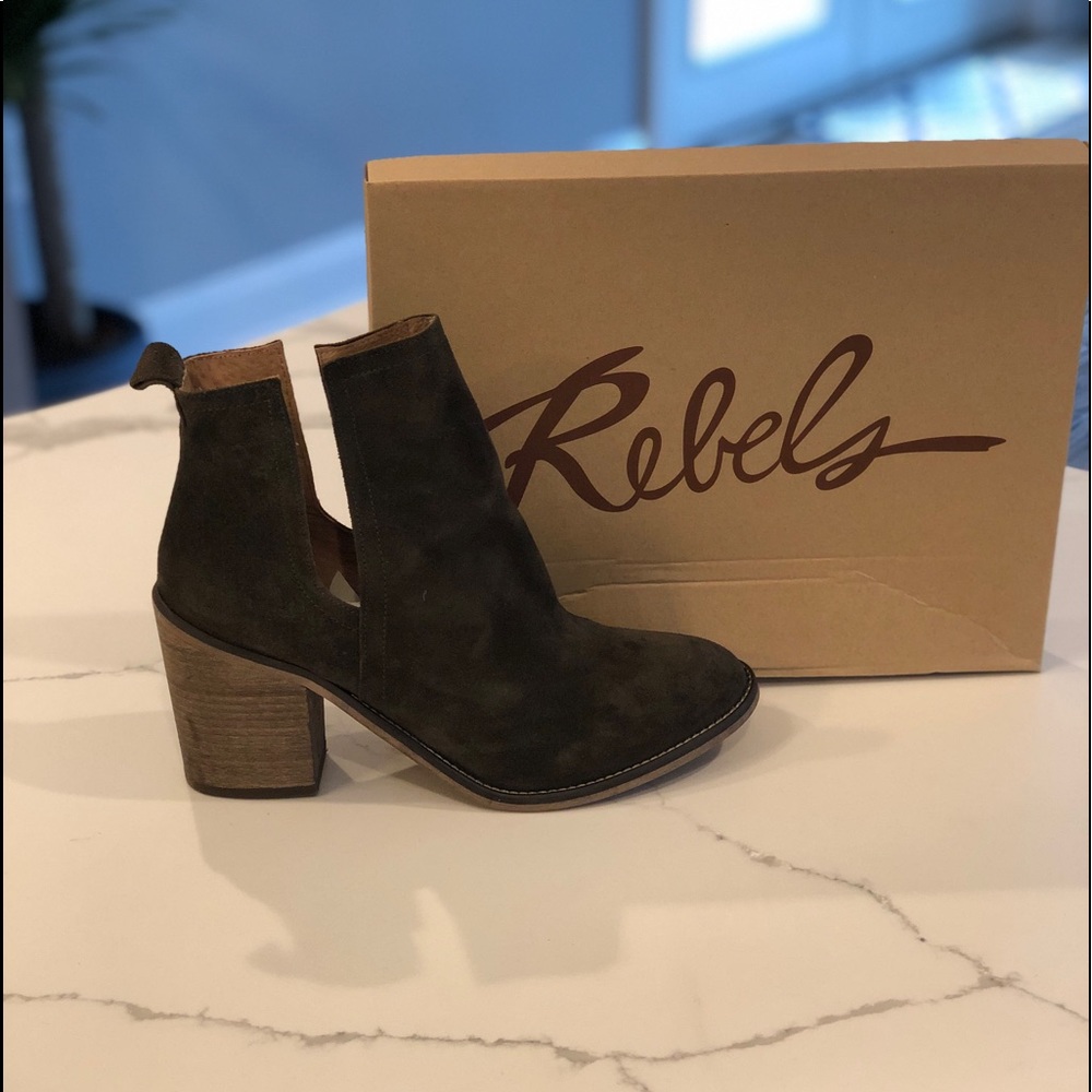 Rebels Zelda Booties